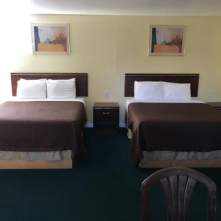 Relax Inn Of מדפורד מראה חיצוני תמונה