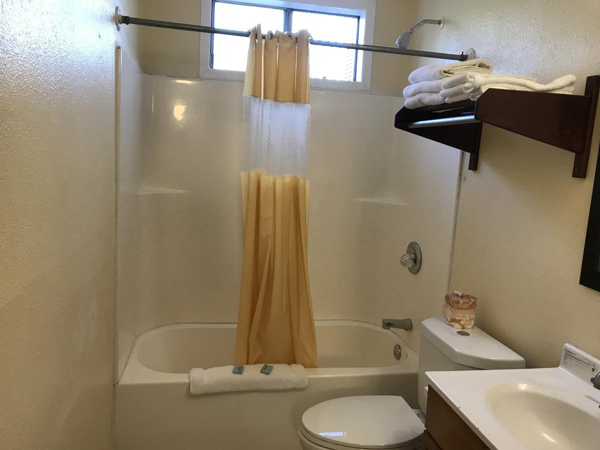 Relax Inn Of מדפורד מראה חיצוני תמונה