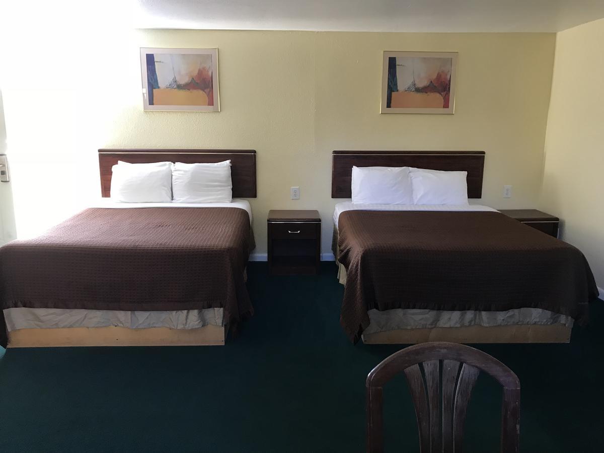 Relax Inn Of מדפורד מראה חיצוני תמונה