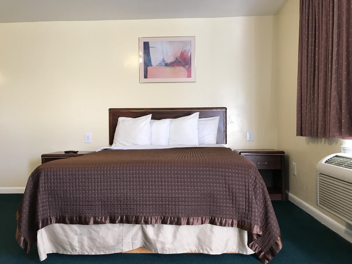 Relax Inn Of מדפורד מראה חיצוני תמונה