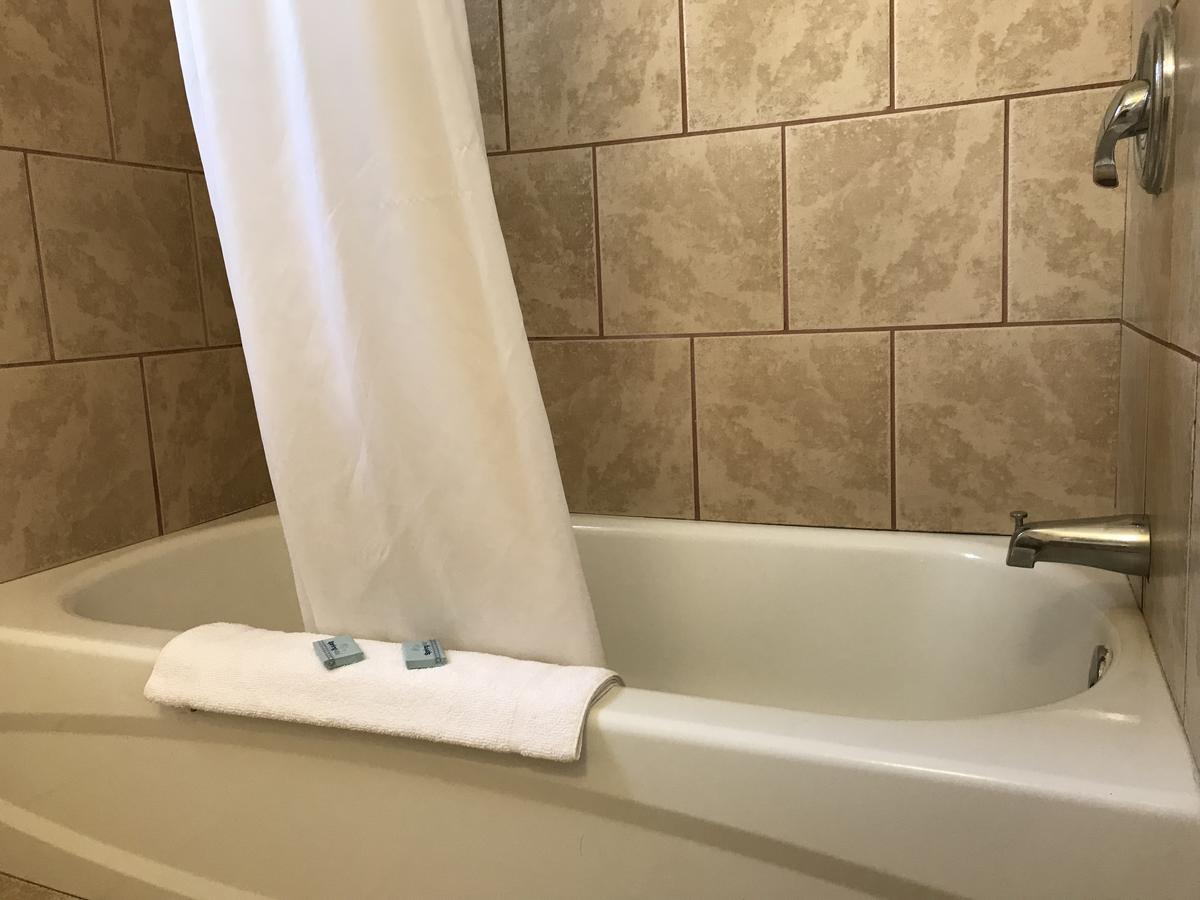Relax Inn Of מדפורד מראה חיצוני תמונה